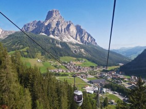 Corvara in Alta Badia: An alpine oasis for nature lovers and skiers