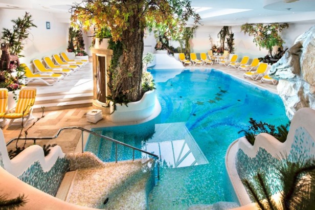 Schwimmbad - Alpen Hotel Corona