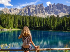 Il Lago di Carezza: Un Tesoro delle Dolomiti