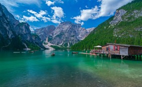 Der Pragser Wildsee in den Dolomiten: Ein Natur- und Kulturerbe