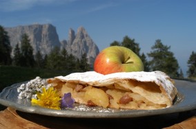 Lo strudel di Mele: Un dolce tipico delle Dolomiti