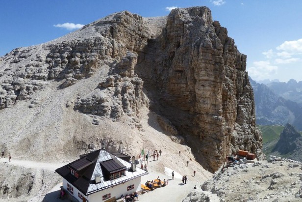 Escursione da Passo Pordoi a Cima Piz Boè